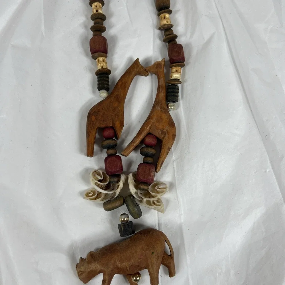 Vintage Hand Carved Wooden African Wildlife Animal Beaded Necklace‎
